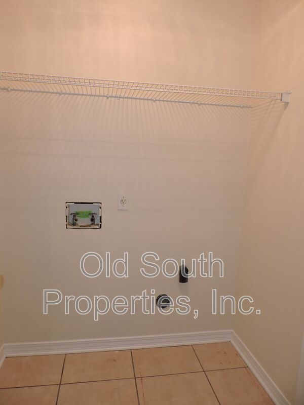 Easy access to bases & shopping! property image