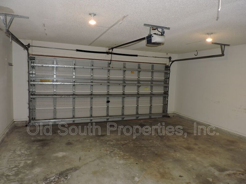 Easy access to bases & shopping! property image