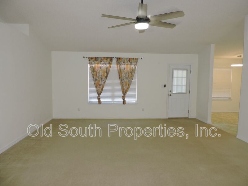 Convenient to I-10 & shopping! property image