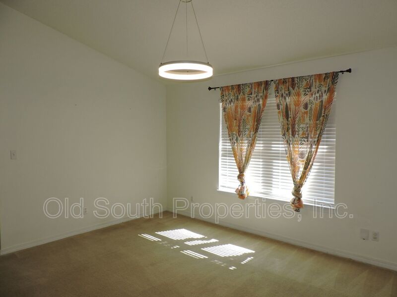 Convenient to I-10 & shopping! property image