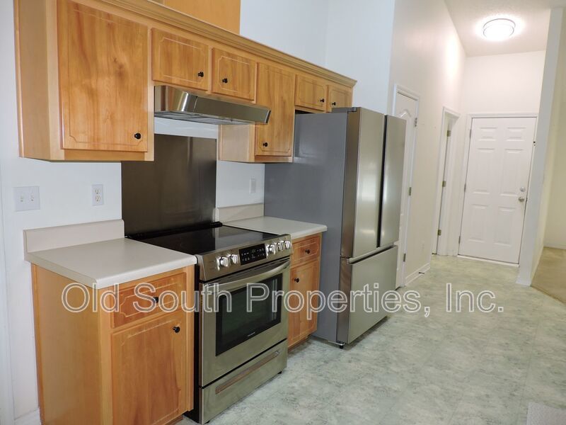 Convenient to I-10 & shopping! property image