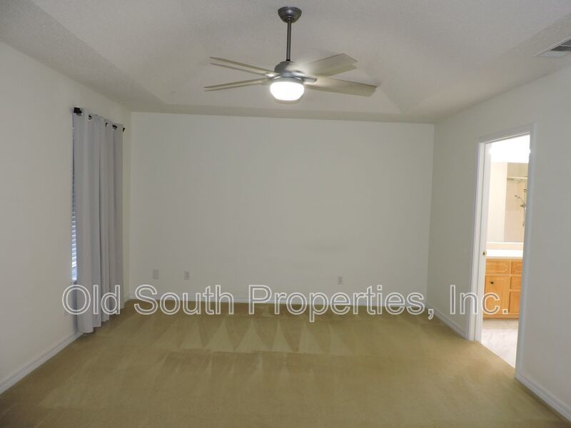 Convenient to I-10 & shopping! property image