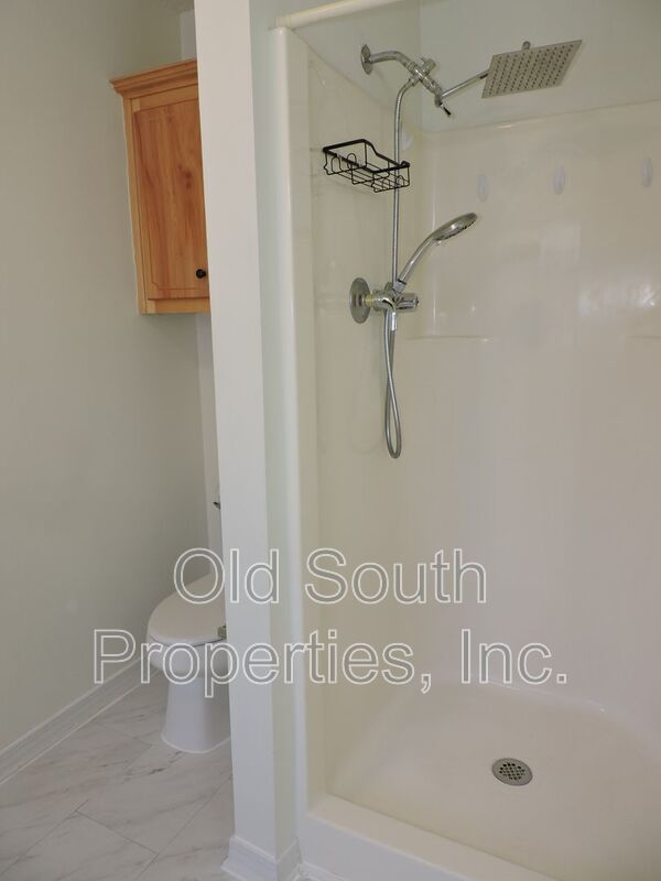 Convenient to I-10 & shopping! property image