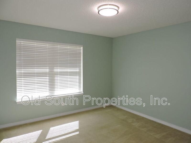 Convenient to I-10 & shopping! property image