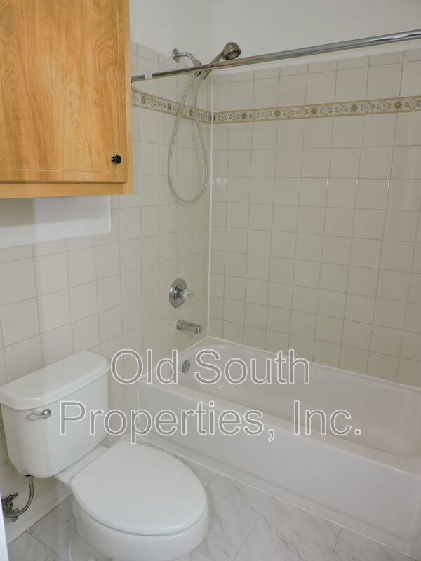 Convenient to I-10 & shopping! property image