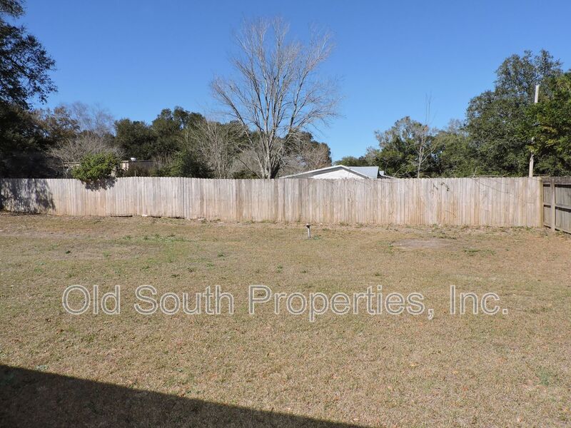 Convenient to I-10 & shopping! property image
