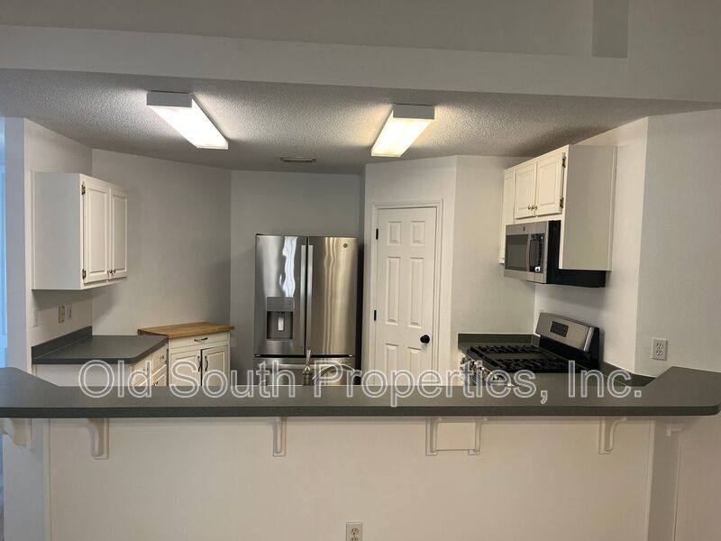 Convenient to bases, shopping & interstate! property image