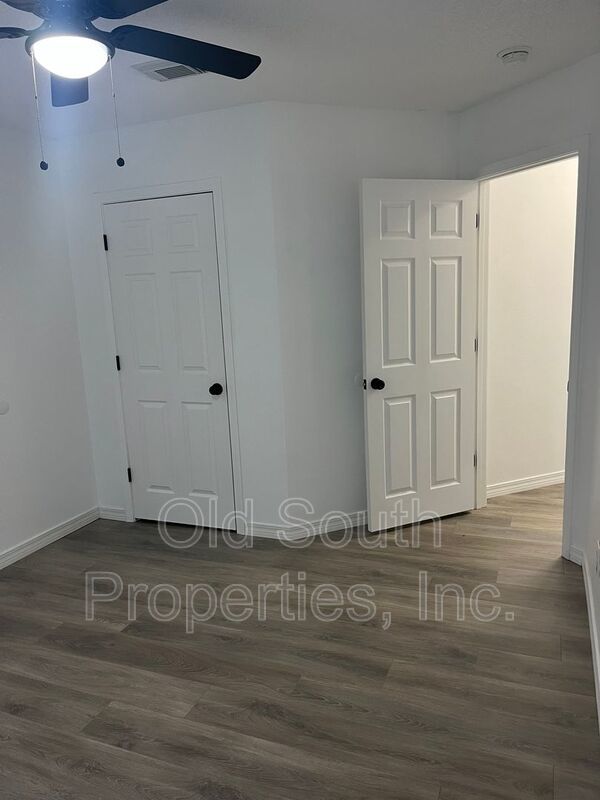 Convenient to bases, shopping & interstate! property image