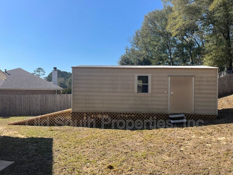 Convenient to bases, shopping & interstate! property image