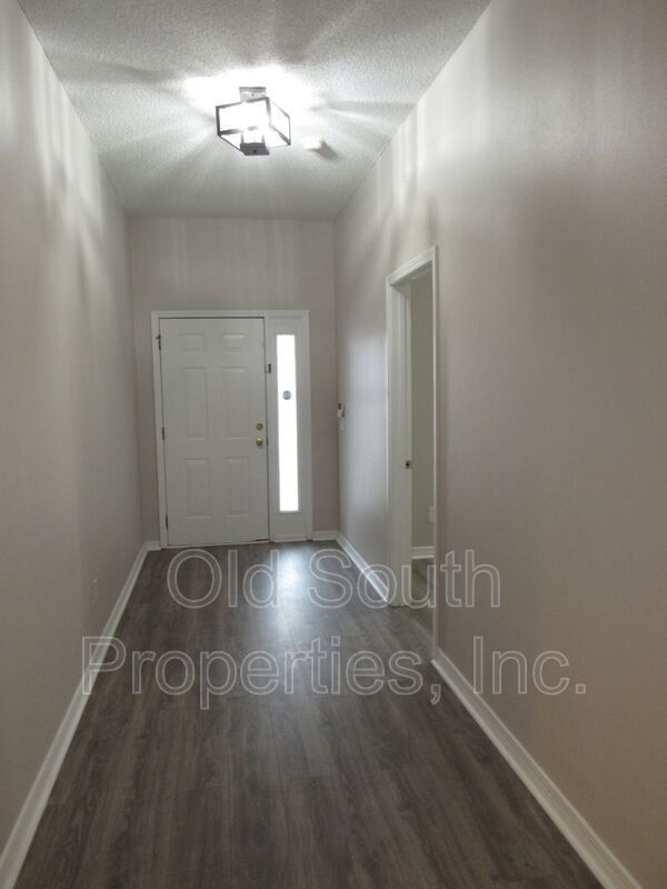 Four bedroom home in convenient location! property image