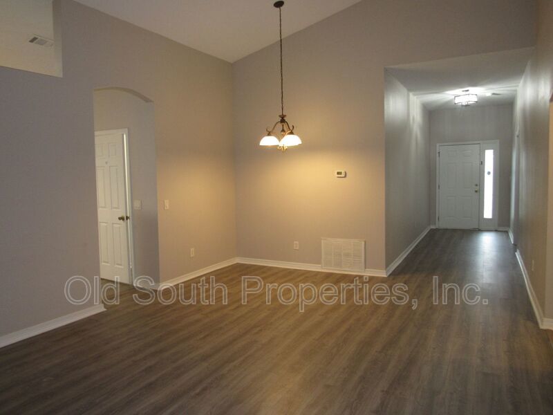 Four bedroom home in convenient location! property image