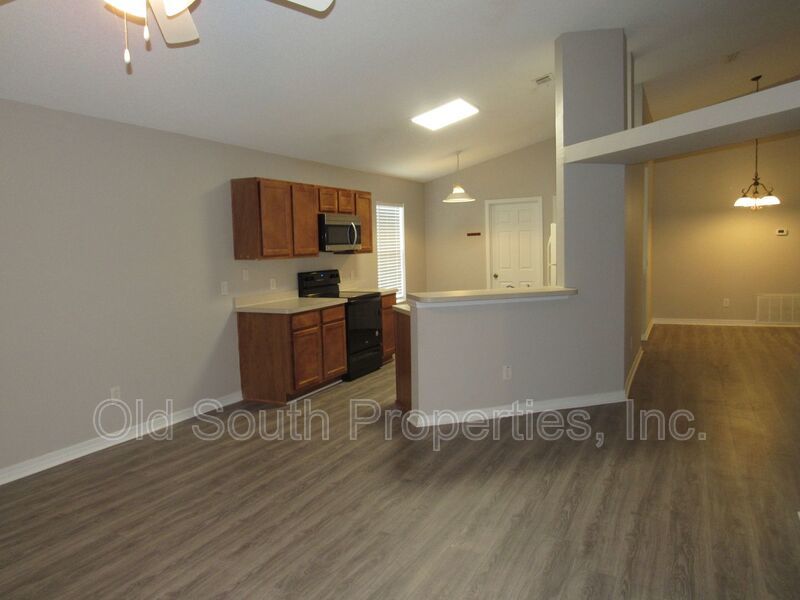 Four bedroom home in convenient location! property image