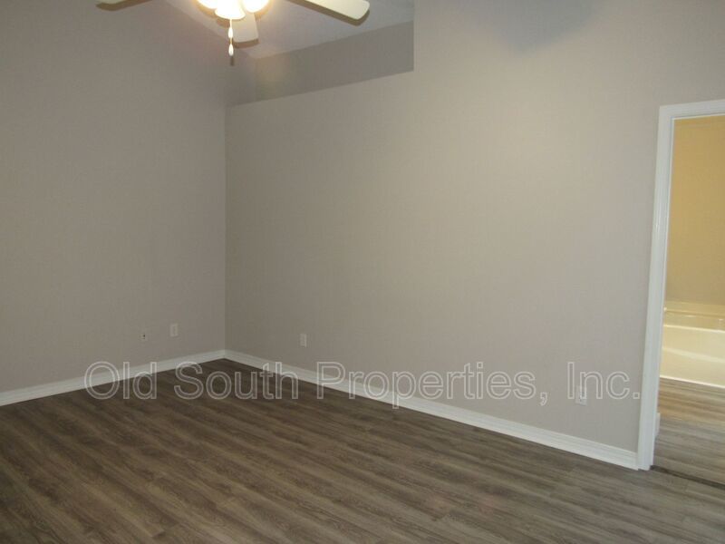 Four bedroom home in convenient location! property image