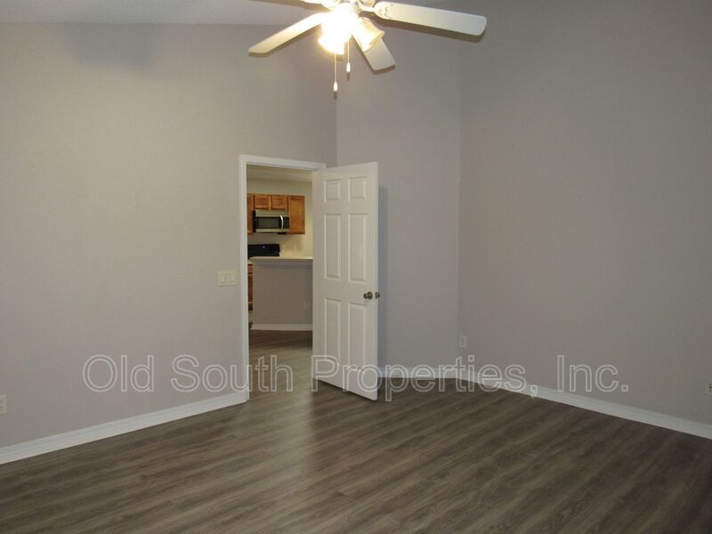 Four bedroom home in convenient location! property image