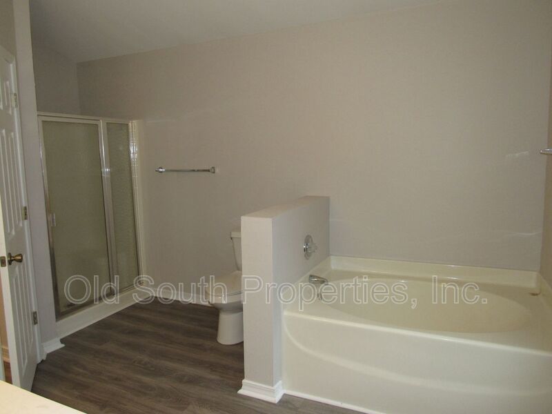 Four bedroom home in convenient location! property image