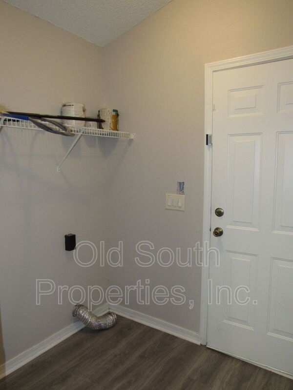 Four bedroom home in convenient location! property image