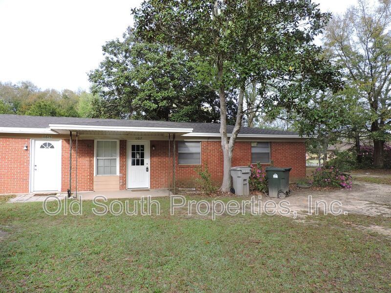 Easy access to shopping! property image