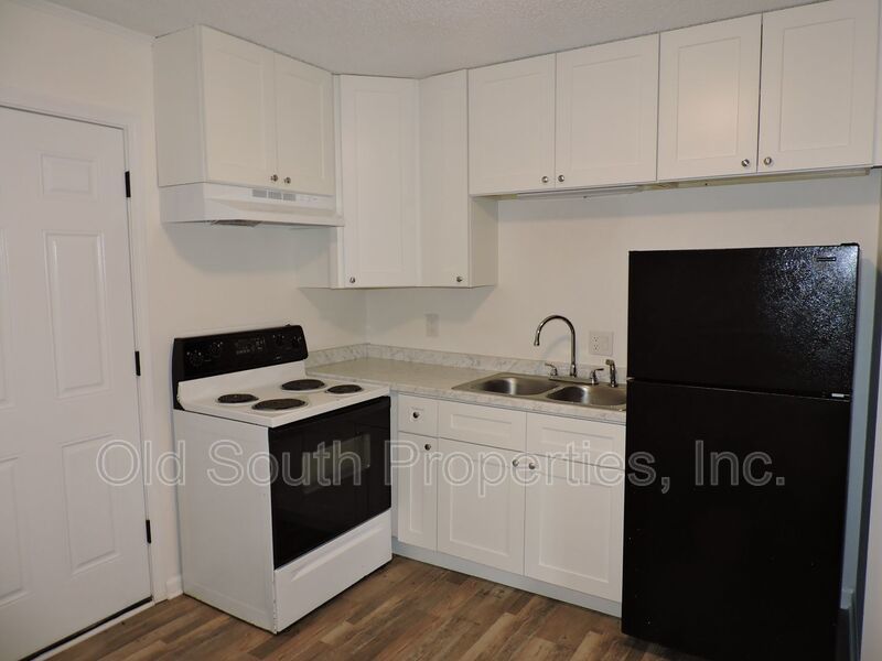 Easy access to shopping! property image