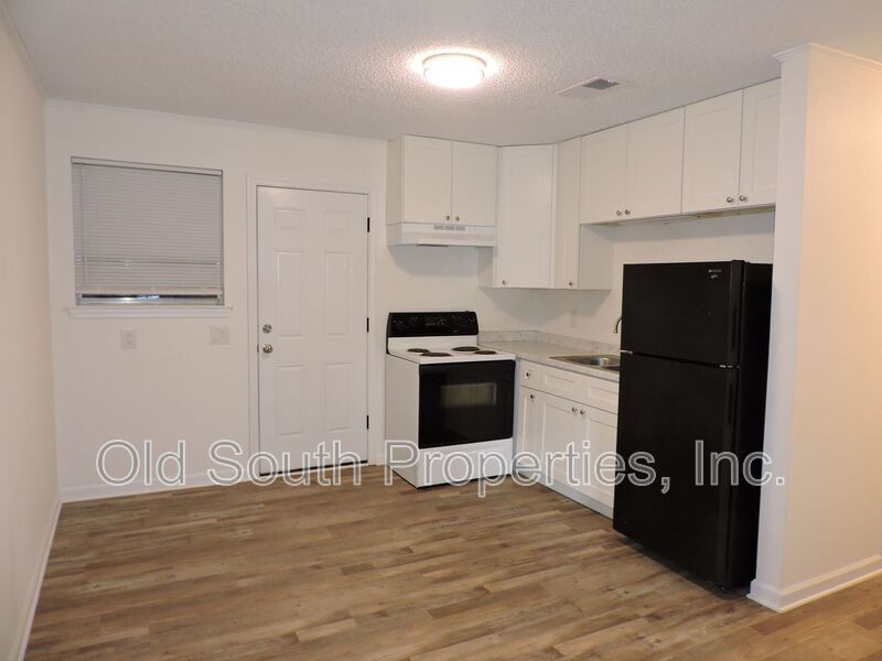 Easy access to shopping! property image