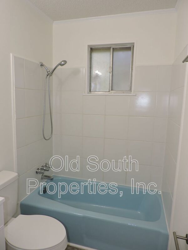 Easy access to shopping! property image