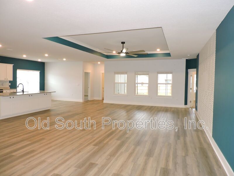 Easy access to shopping, interstate & Navy Federal complex! property image