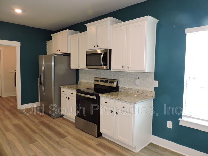 Easy access to shopping, interstate & Navy Federal complex! property image