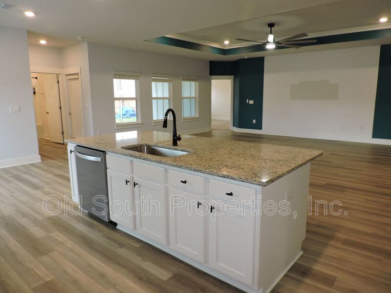 Easy access to shopping, interstate & Navy Federal complex! property image