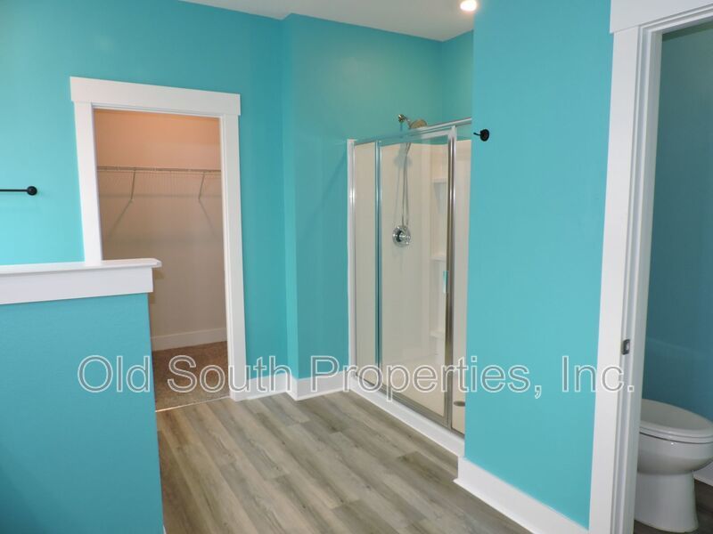 Easy access to shopping, interstate & Navy Federal complex! property image