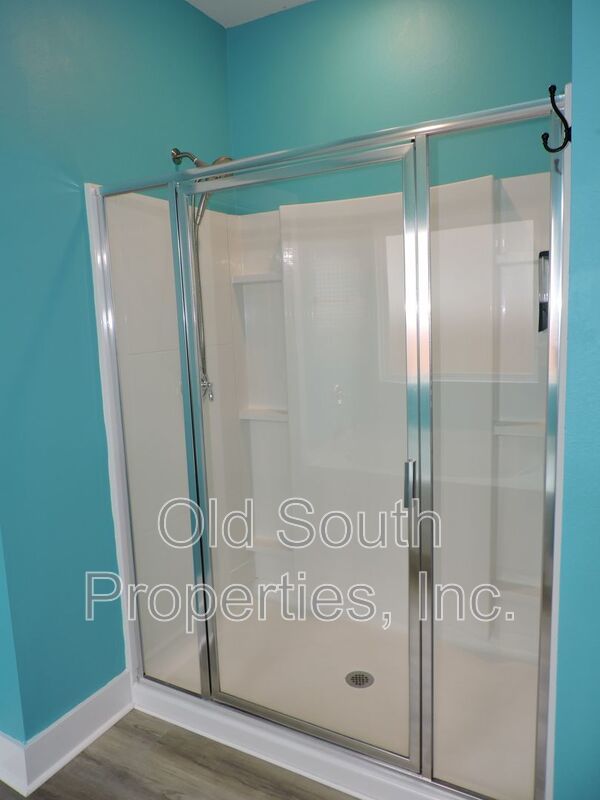 Easy access to shopping, interstate & Navy Federal complex! property image