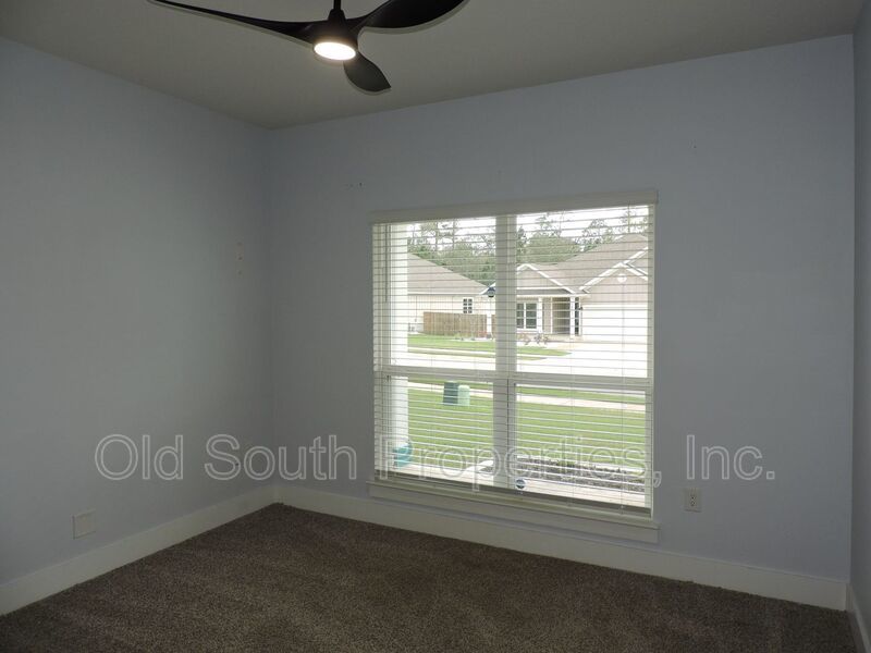 Easy access to shopping, interstate & Navy Federal complex! property image