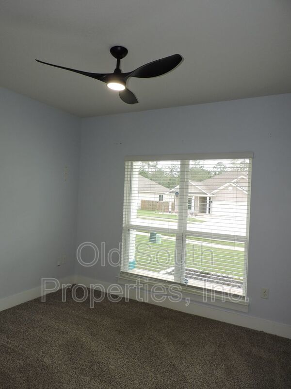 Easy access to shopping, interstate & Navy Federal complex! property image