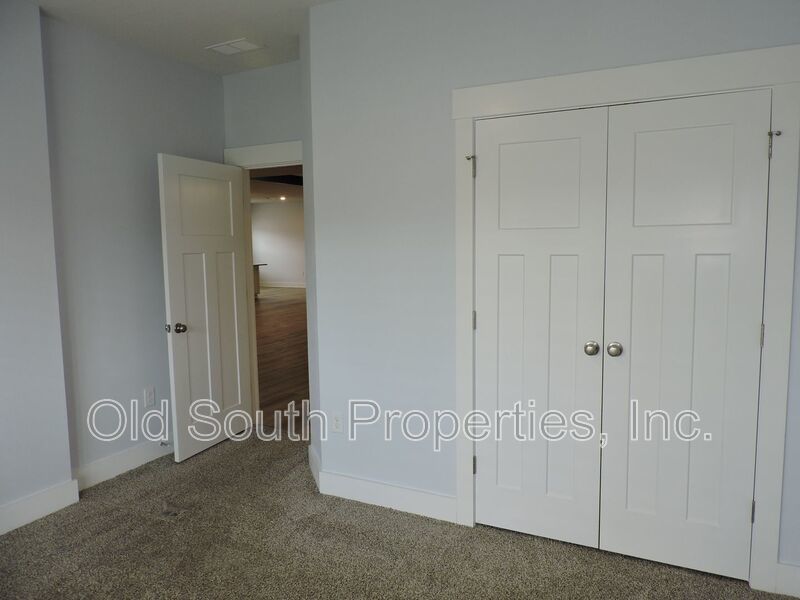 Easy access to shopping, interstate & Navy Federal complex! property image