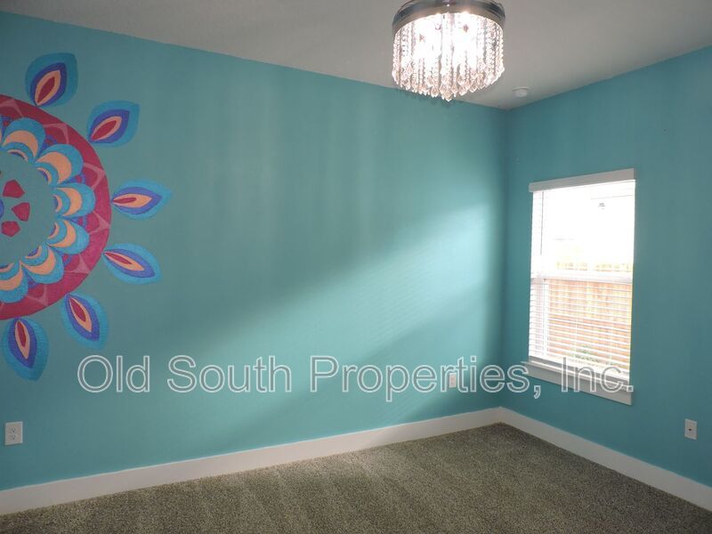 Easy access to shopping, interstate & Navy Federal complex! property image