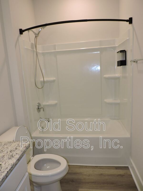 Easy access to shopping, interstate & Navy Federal complex! property image