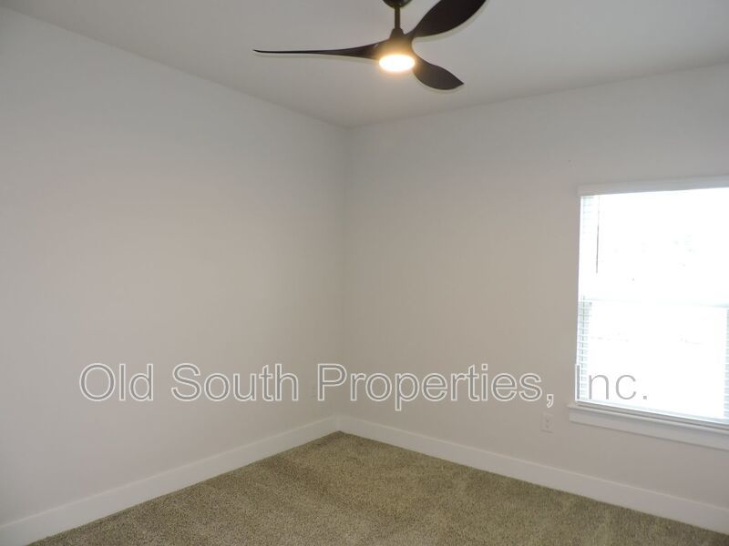 Easy access to shopping, interstate & Navy Federal complex! property image