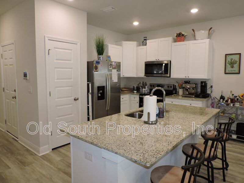 Almost new townhome! property image