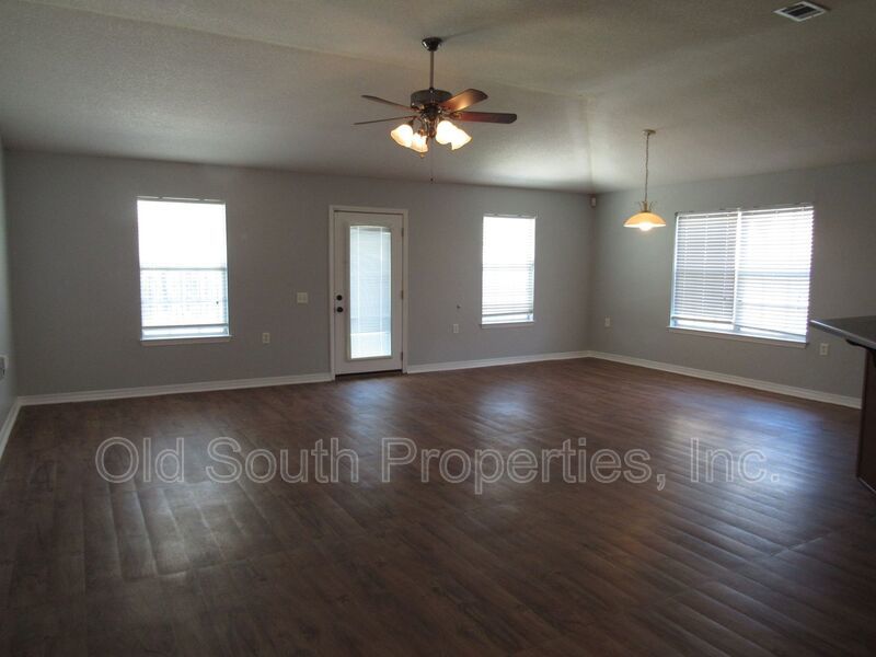 Easy access to shopping, interstate & Navy Federal! property image