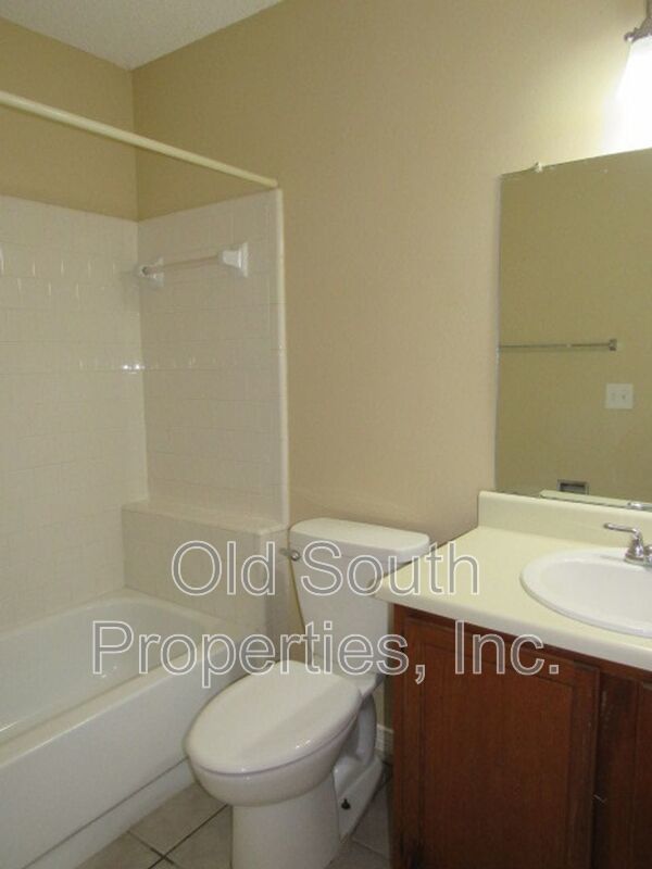 Convenient to Navy Federal & Pine Forest/Nine Mile Road area! property image