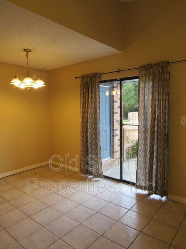 Convenient to Navy Federal & Pine Forest/Nine Mile Road area! property image