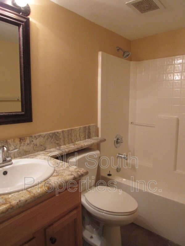 Updated condo in Bayview Terrace! property image