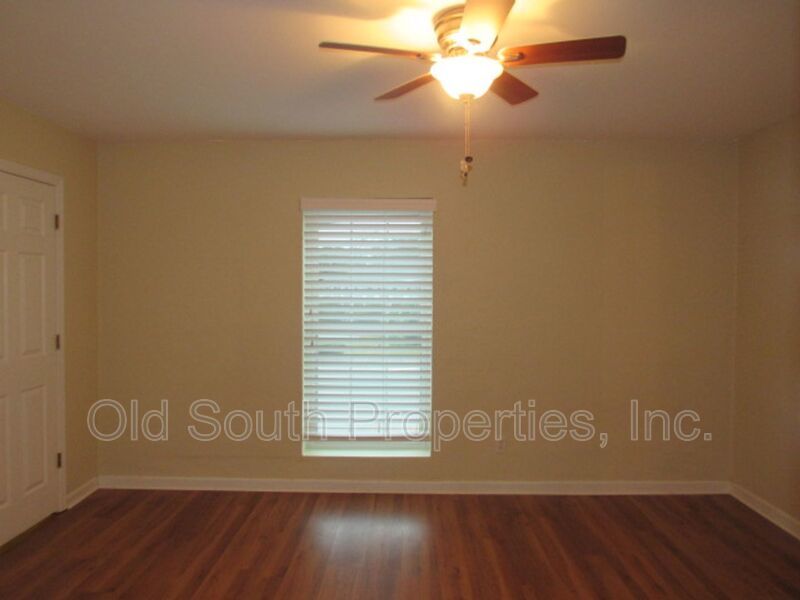 Updated condo in Bayview Terrace! property image