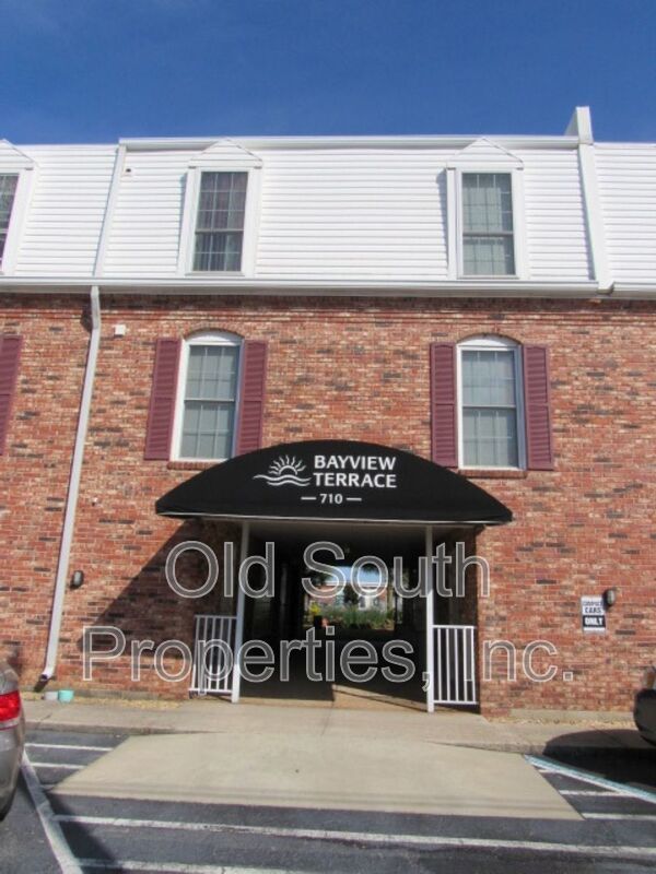 Updated condo in Bayview Terrace! property image