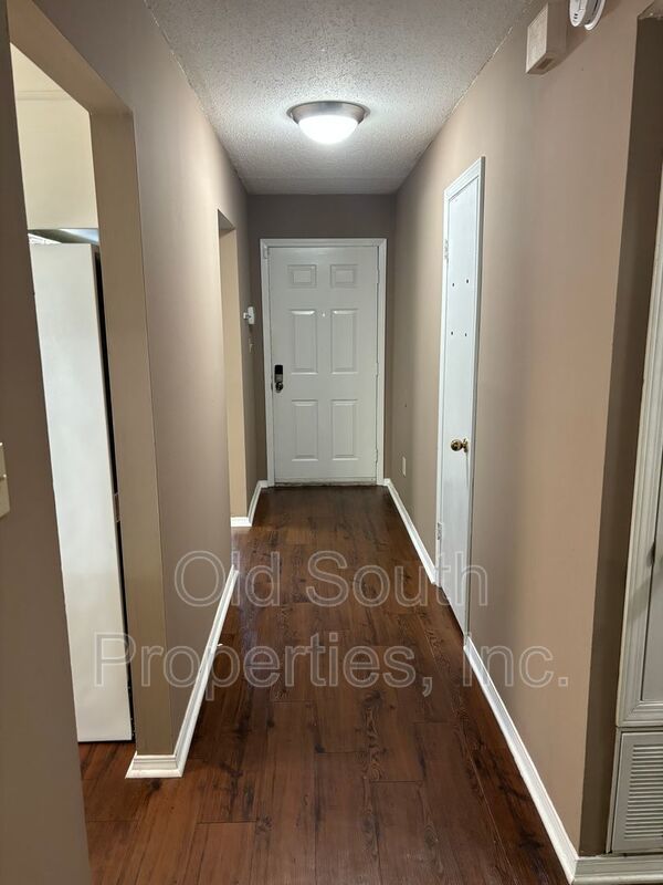 Downstairs condo at Lake Chateau! property image