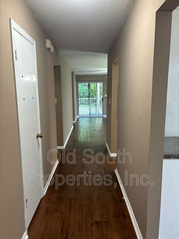 Downstairs condo at Lake Chateau! property image