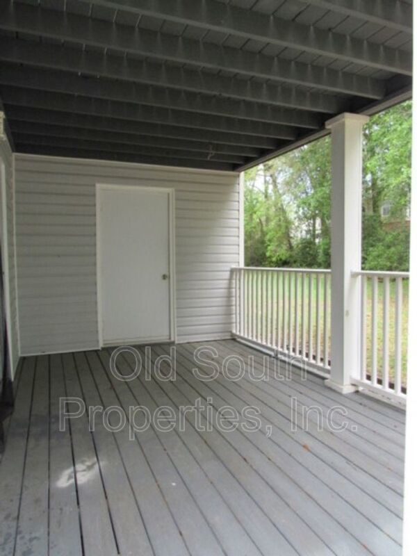 Downstairs condo at Lake Chateau! property image