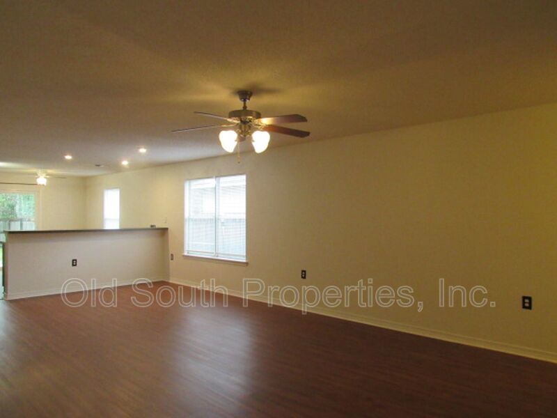 Easy access to shopping, interstate & Navy Federal complex. property image