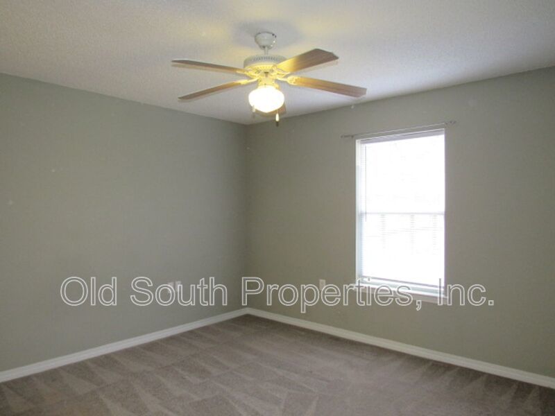 Easy access to shopping, interstate & Navy Federal complex. property image