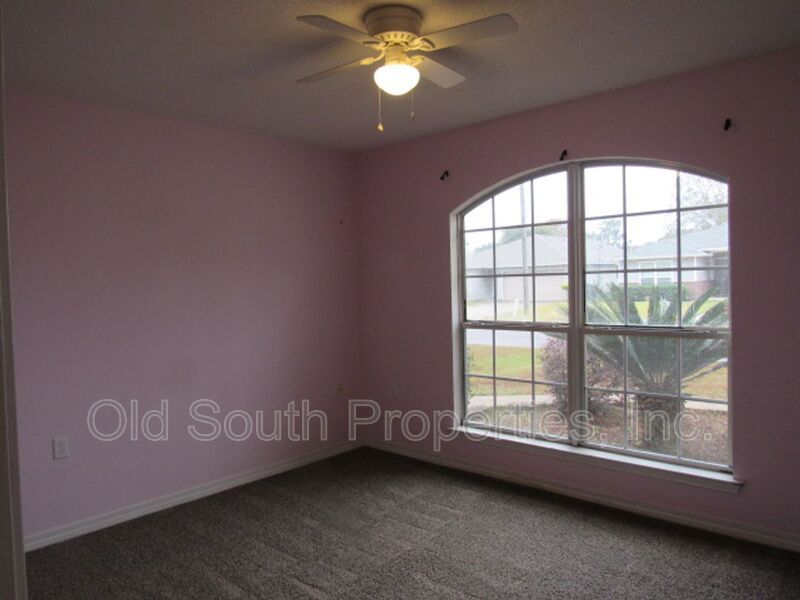 Easy access to shopping, interstate & Navy Federal complex. property image
