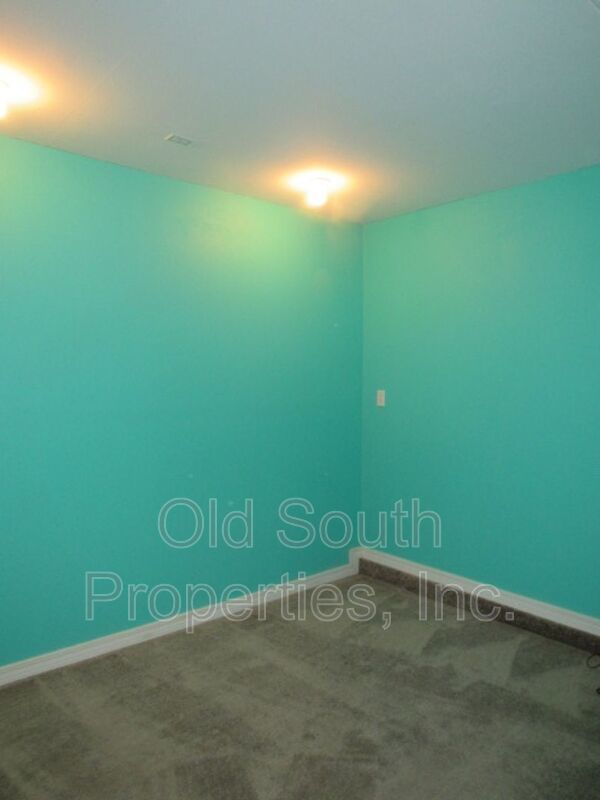 Easy access to shopping, interstate & Navy Federal complex. property image