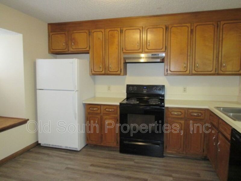Conveniently located in Northeast Penascola! property image
